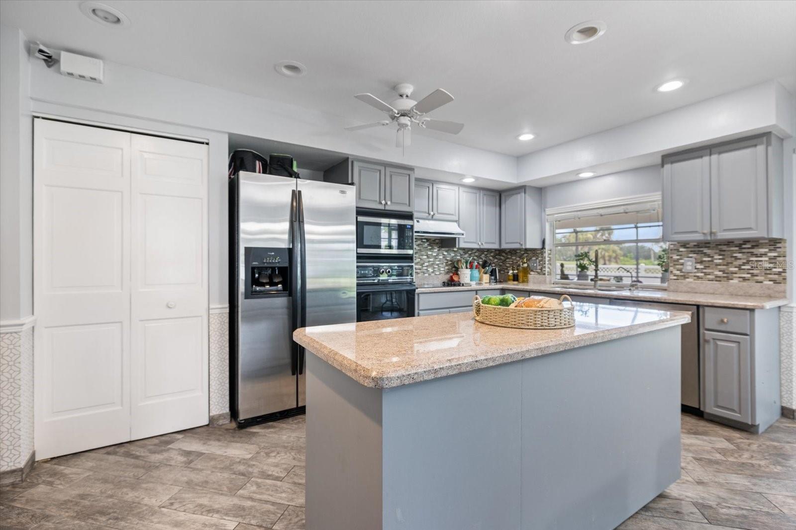 4762 MEREDITH LANE