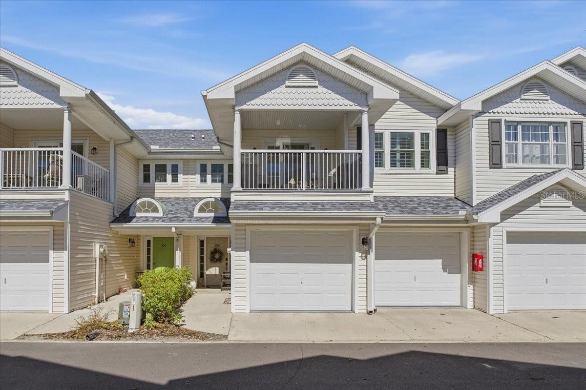 WELLINGTON PLACE TWNHS COMMUNITY - Residential