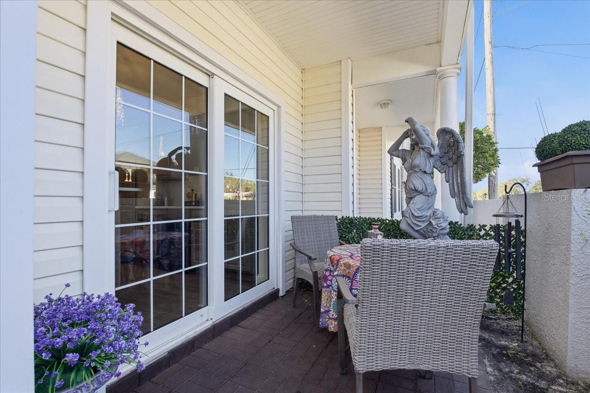 WELLINGTON PLACE TWNHS COMMUNITY - Residential