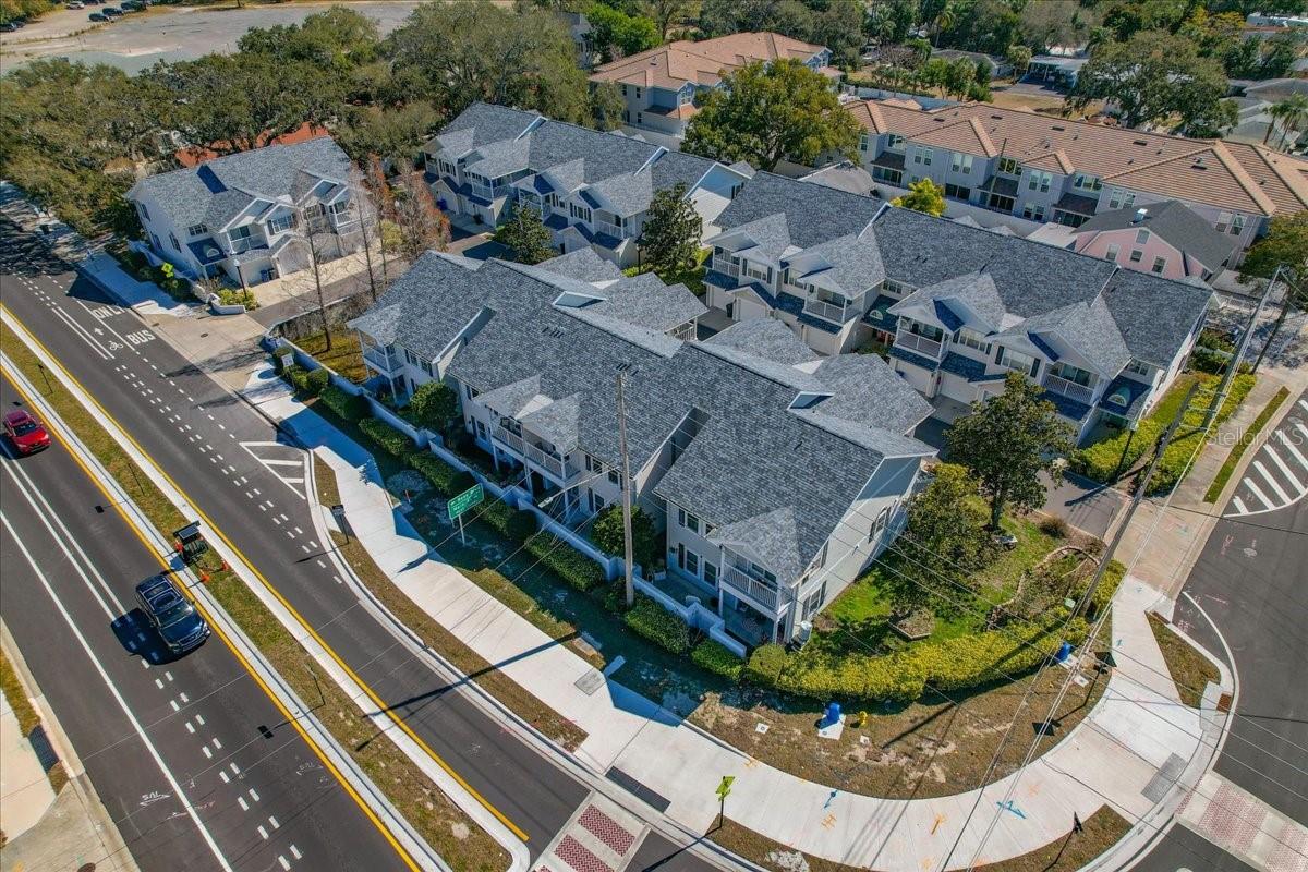 WELLINGTON PLACE TWNHS COMMUNITY - Residential