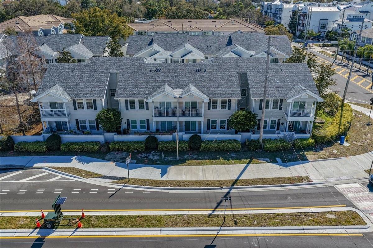 WELLINGTON PLACE TWNHS COMMUNITY - Residential