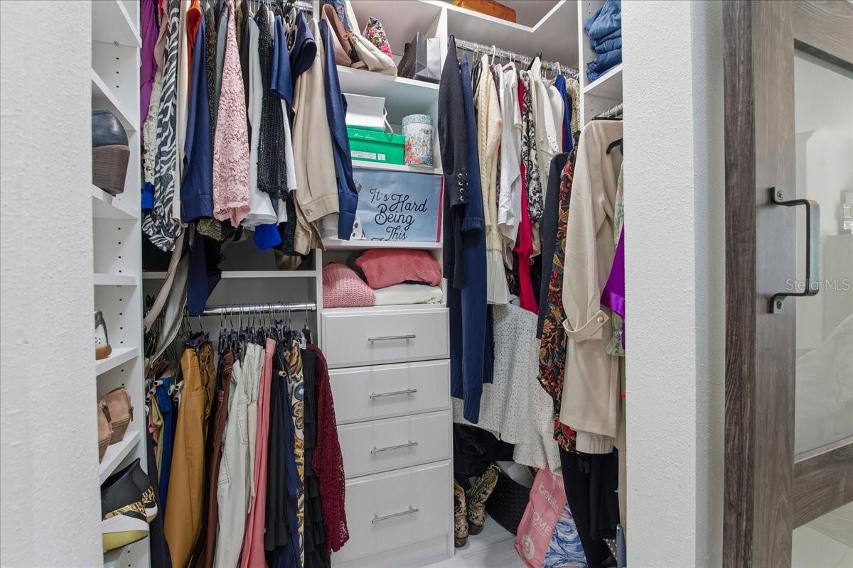 WELLINGTON PLACE TWNHS COMMUNITY - Residential