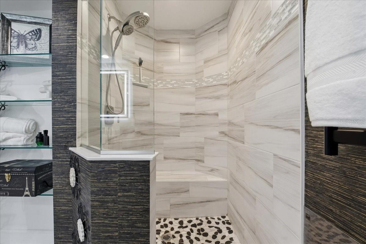 WELLINGTON PLACE TWNHS COMMUNITY - Residential