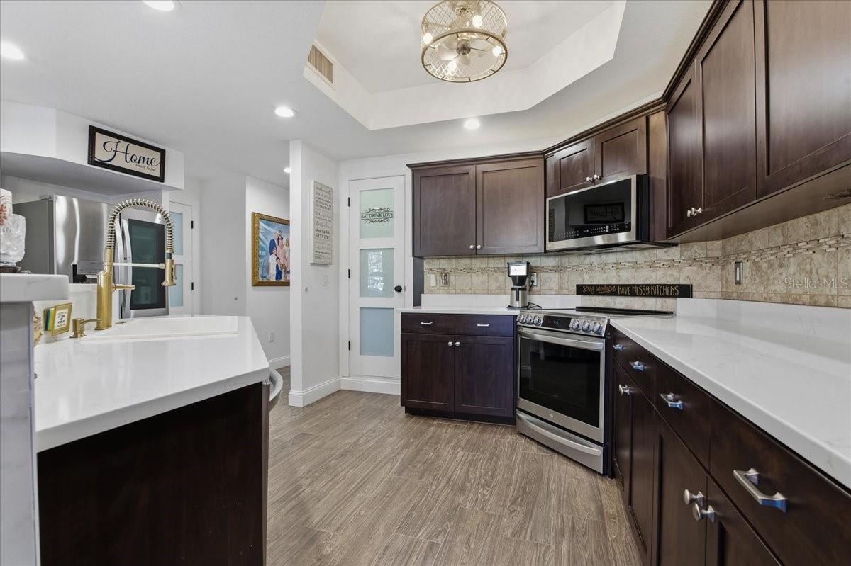 WELLINGTON PLACE TWNHS COMMUNITY - Residential