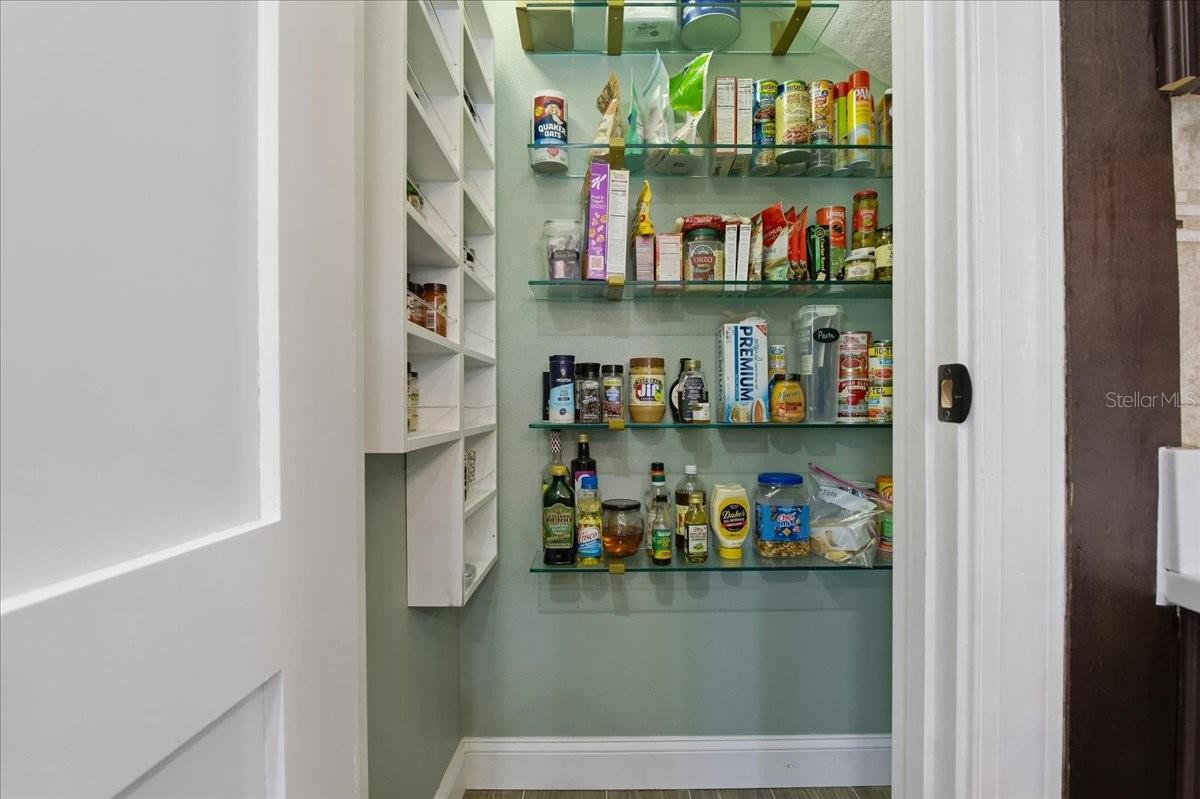 WELLINGTON PLACE TWNHS COMMUNITY - Residential