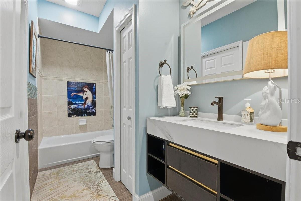 WELLINGTON PLACE TWNHS COMMUNITY - Residential