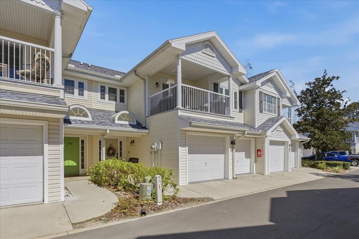 WELLINGTON PLACE TWNHS COMMUNITY - Residential