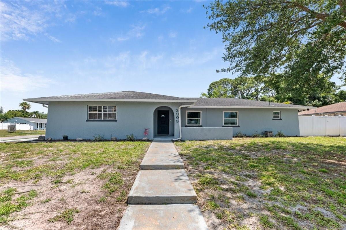 PINE LAKES - Residential