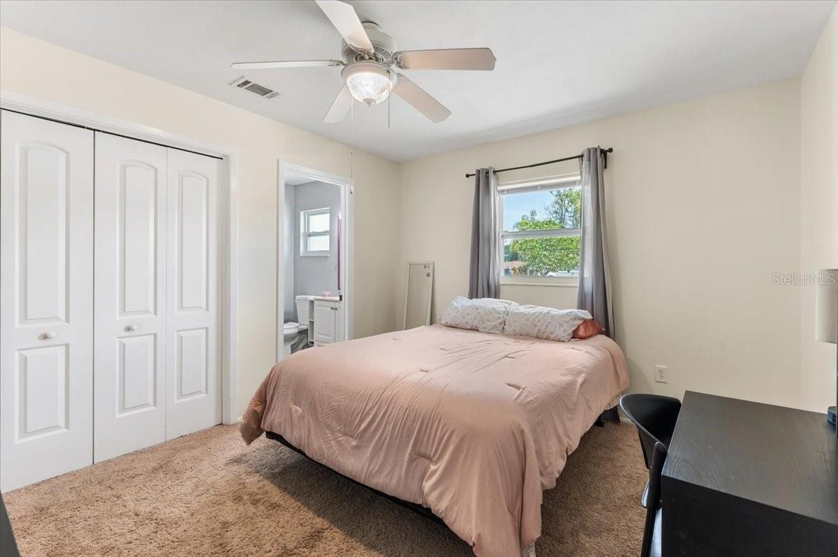 PINE LAKES - Residential