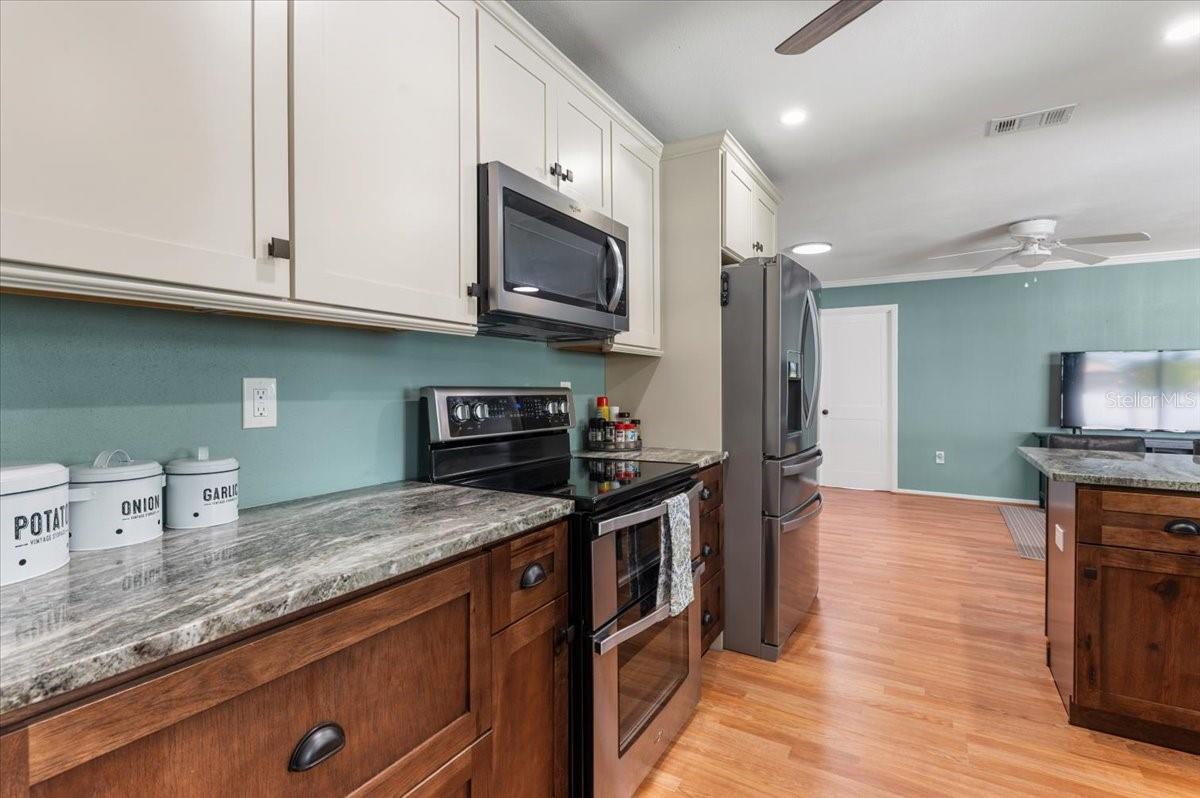 PINE LAKES - Residential