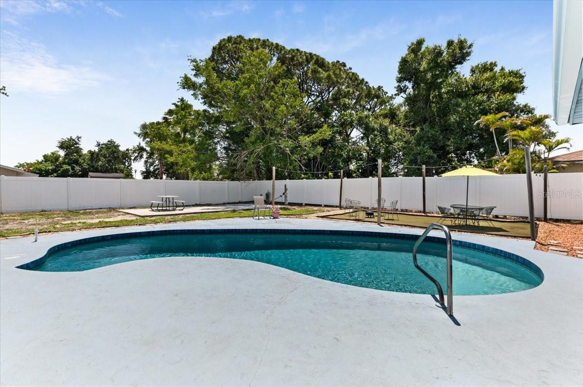 PINE LAKES - Residential