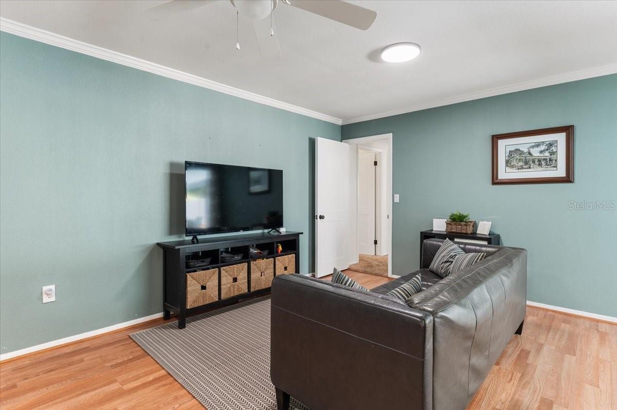 PINE LAKES - Residential