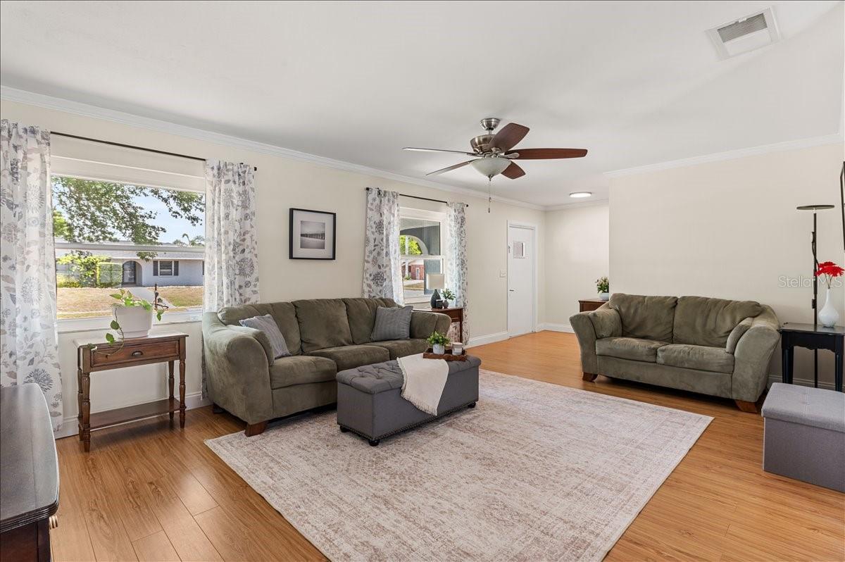 PINE LAKES - Residential