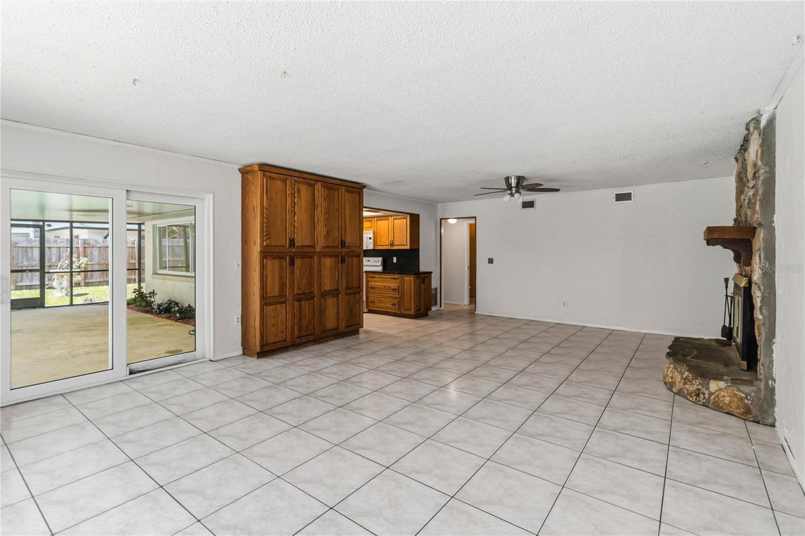 RIVER OAKS - Residential