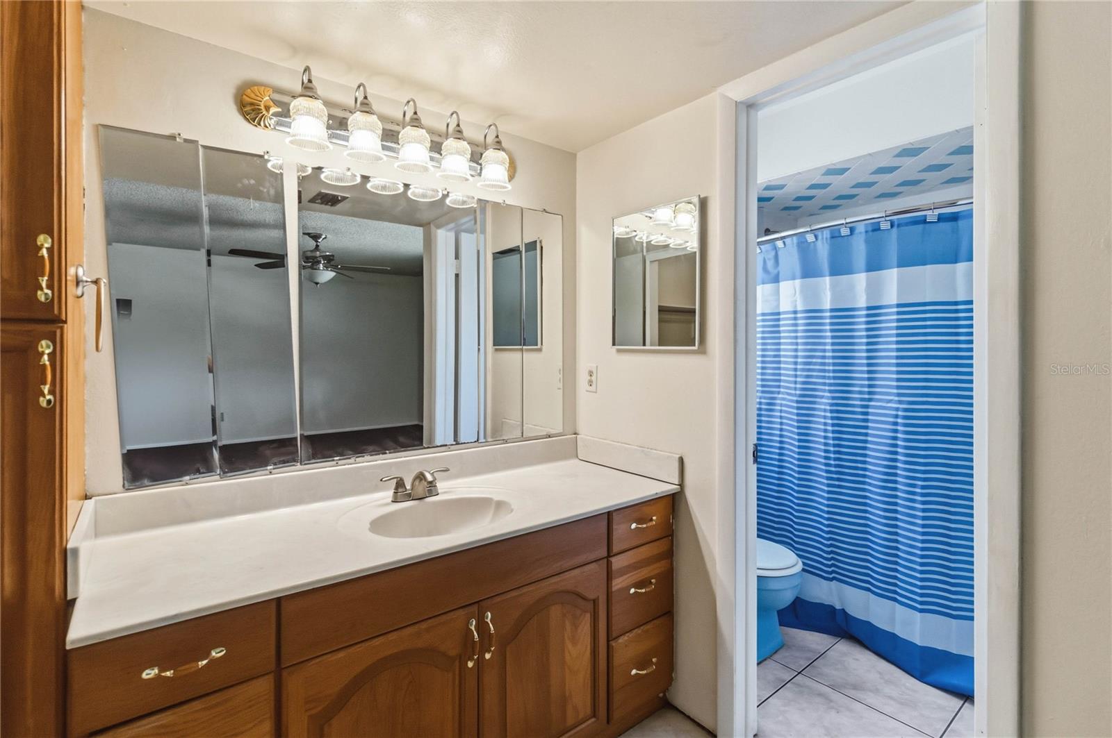 RIVER OAKS - Residential