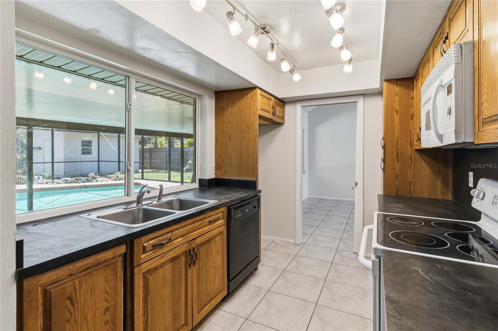 RIVER OAKS - Residential