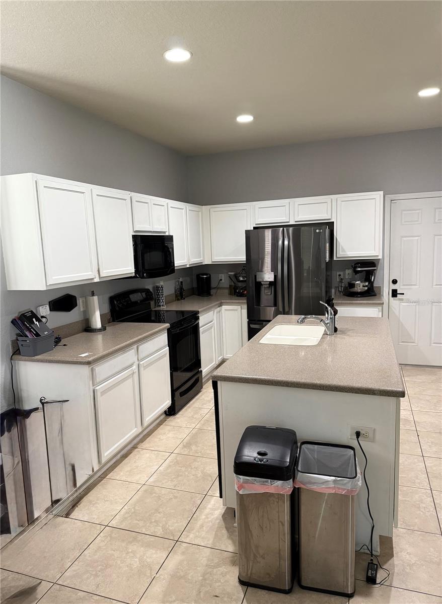 4665 SW 40TH PLACE