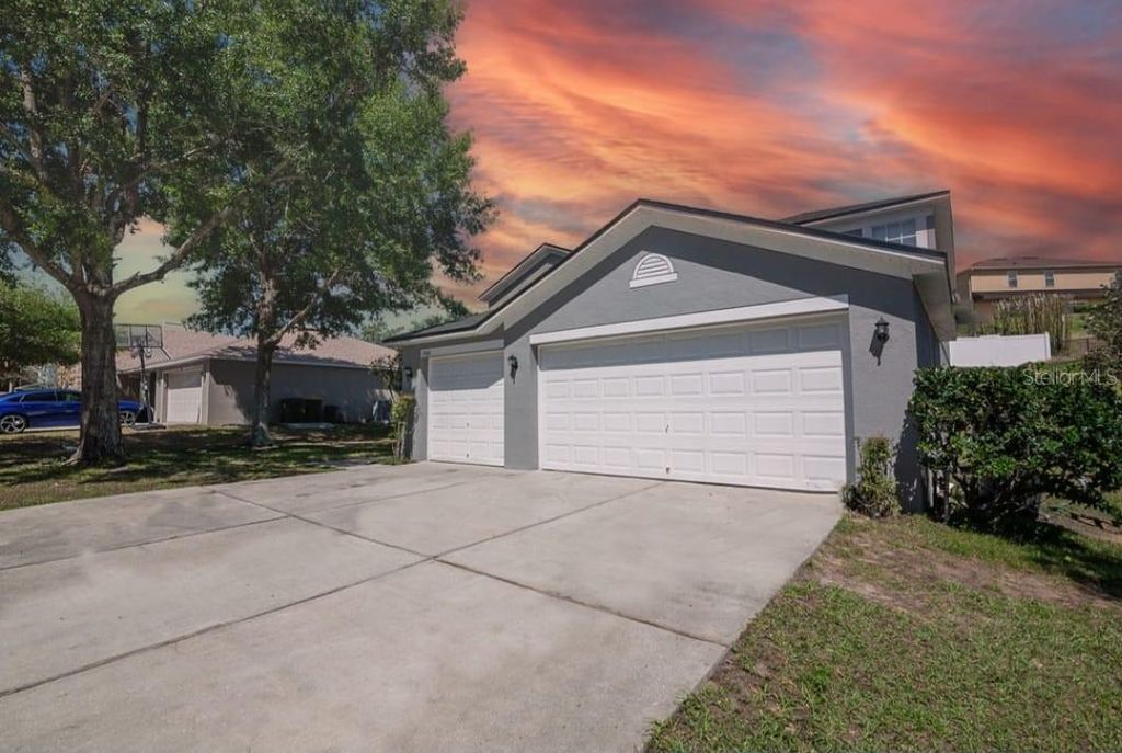 Photo of 1846 Wake Forest Avenue, Clermont, FL 34711 (MLS # S5144079)