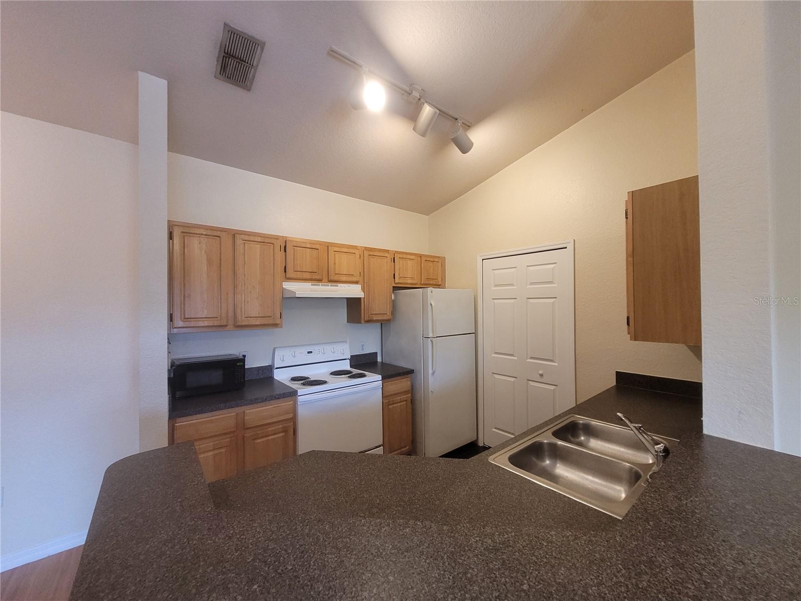 5961 WESTGATE DRIVE 2034