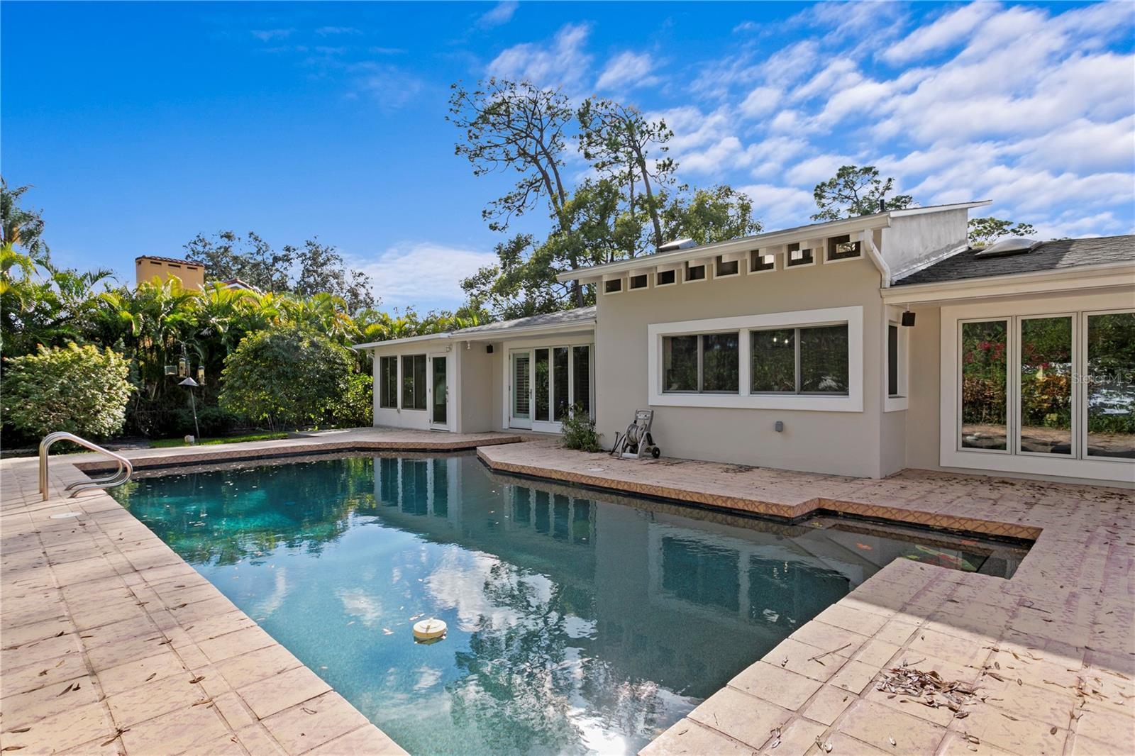 CARROLLWOOD VILLAGE SEC 1 - Residential