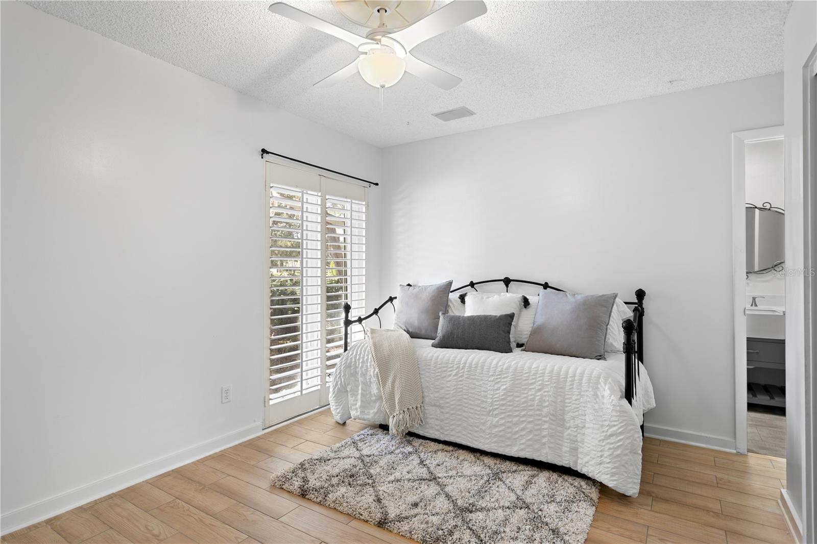 CARROLLWOOD VILLAGE SEC 1 - Residential