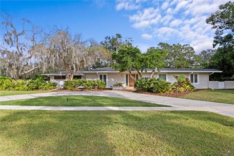 Photo of 12915 Golf Crest Terrace, Tampa, FL 33618 (MLS # TB8460002)