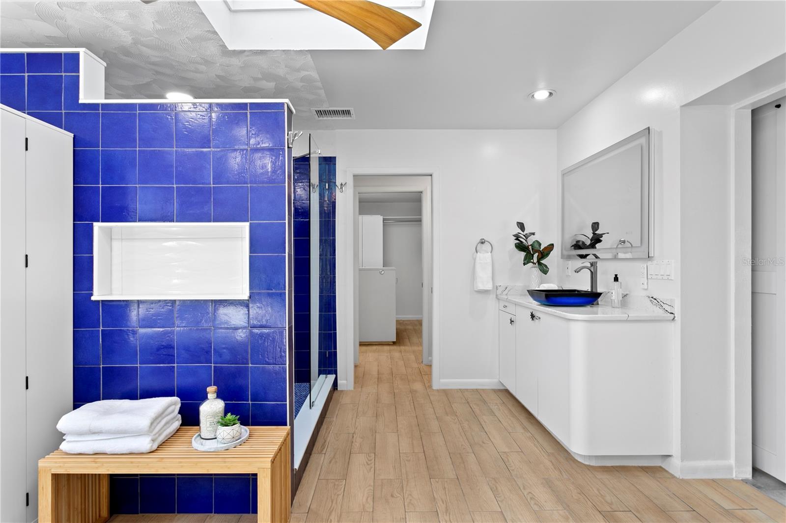 CARROLLWOOD VILLAGE SEC 1 - Residential