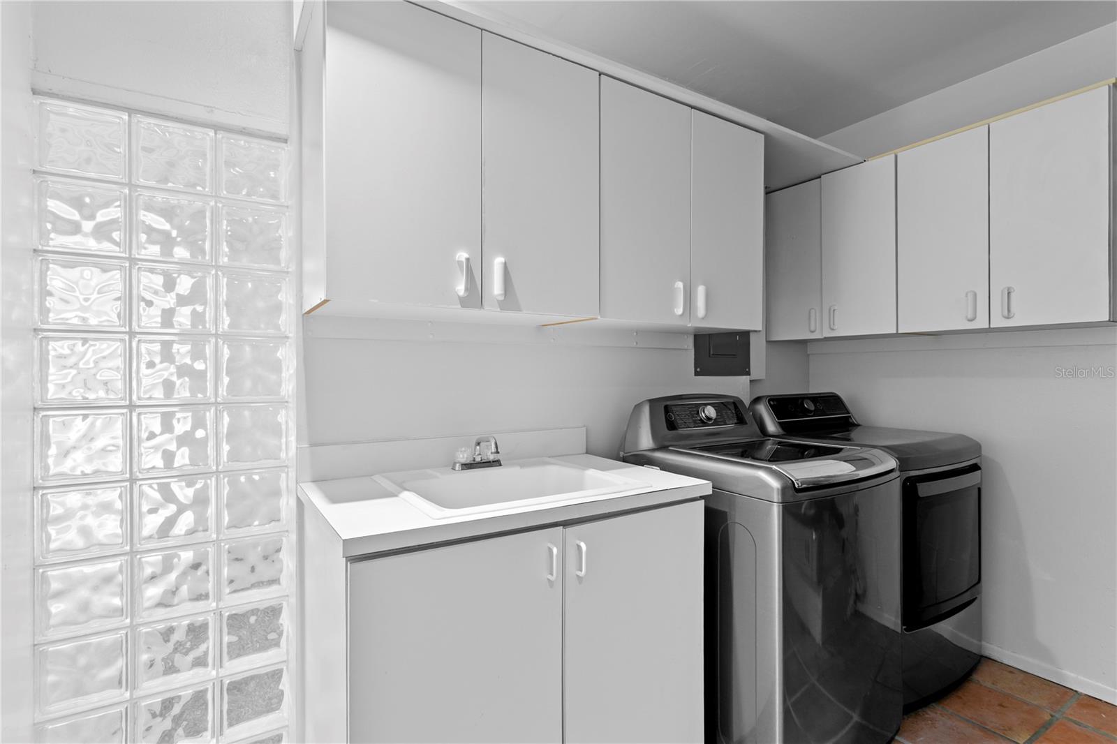 CARROLLWOOD VILLAGE SEC 1 - Residential