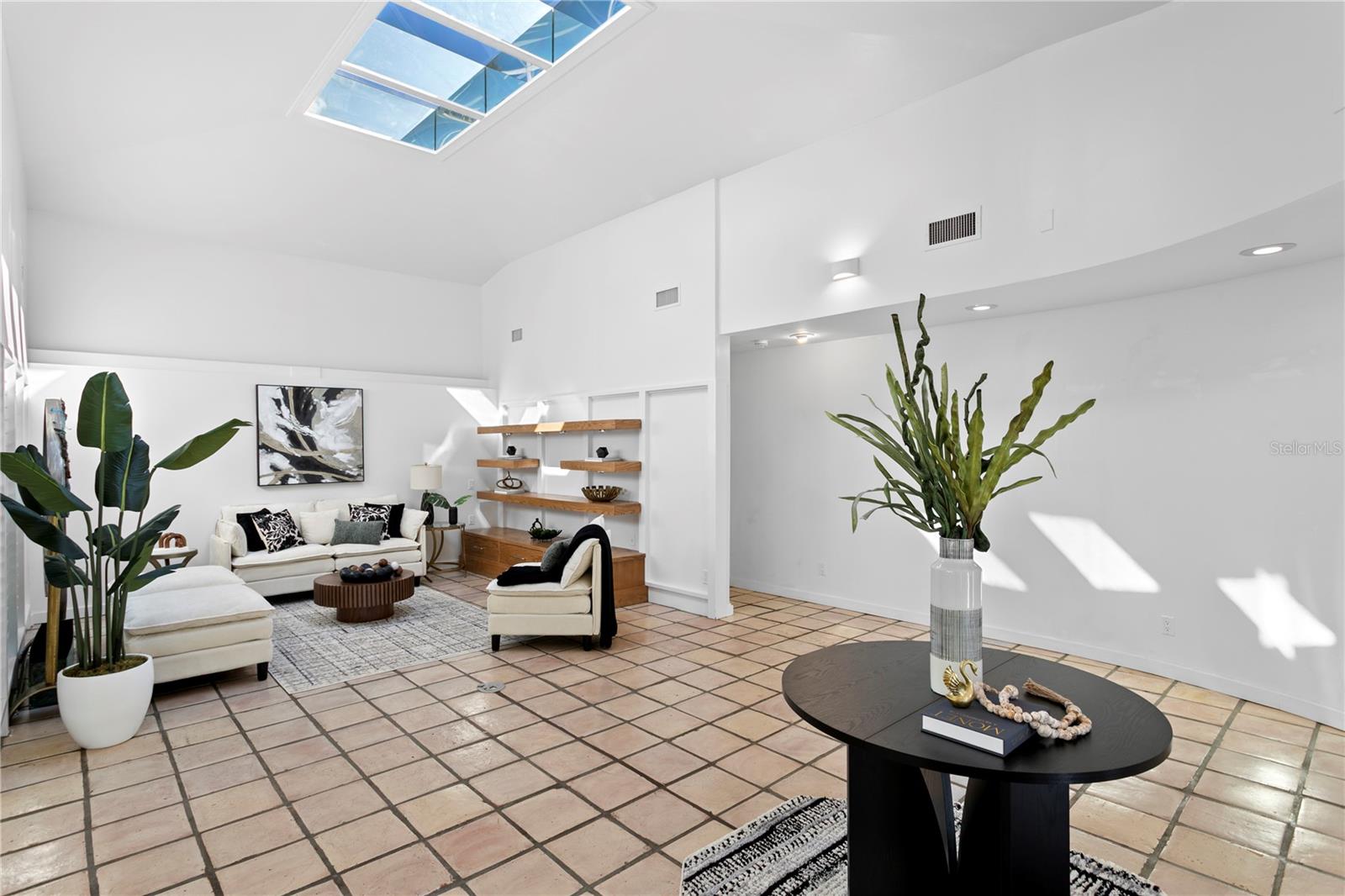 CARROLLWOOD VILLAGE SEC 1 - Residential