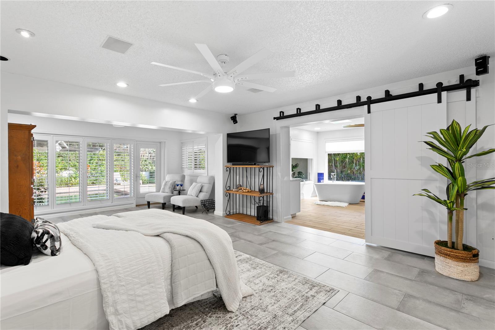 CARROLLWOOD VILLAGE SEC 1 - Residential