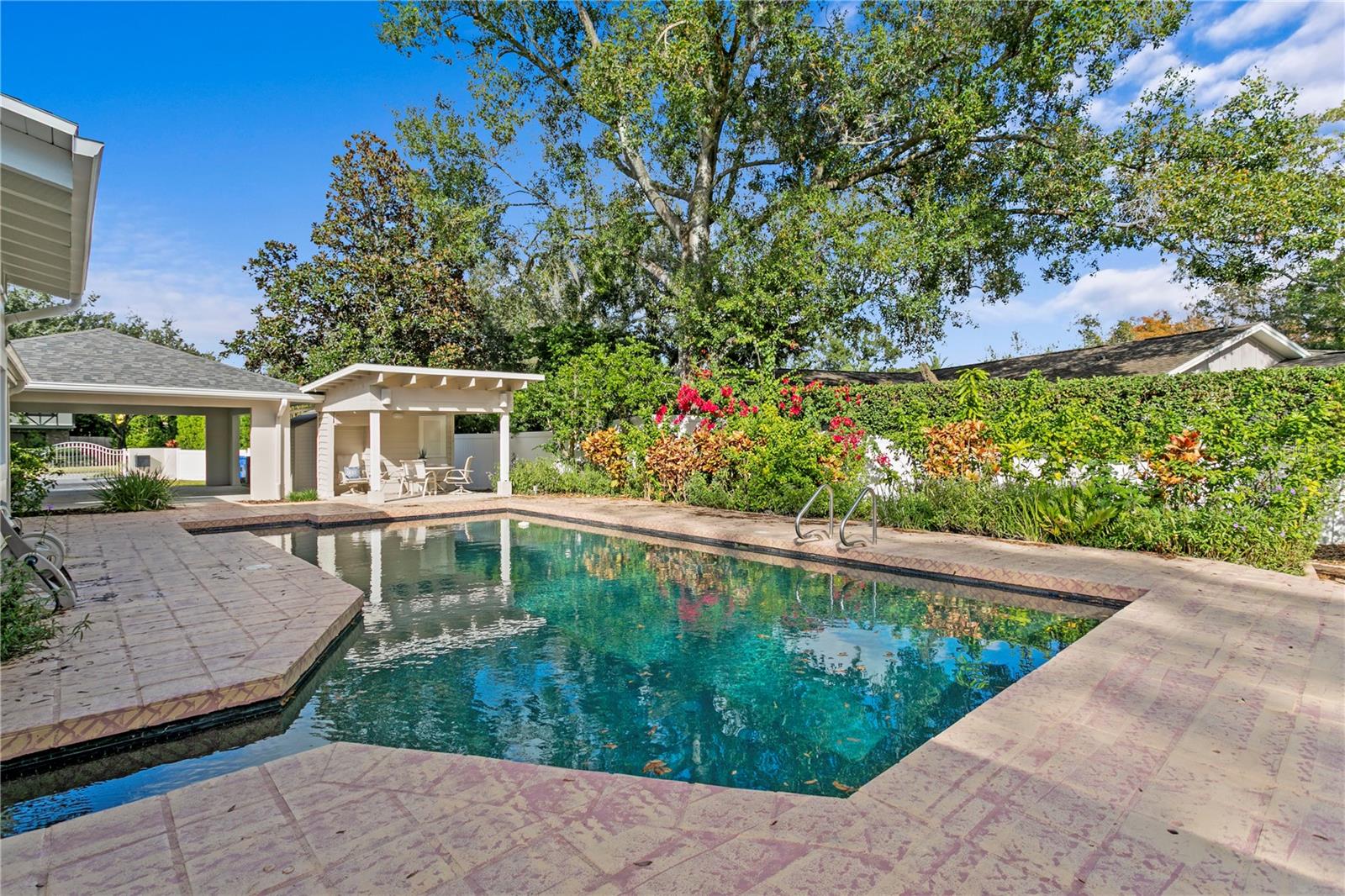 CARROLLWOOD VILLAGE SEC 1 - Residential