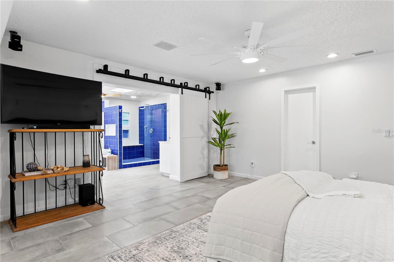 CARROLLWOOD VILLAGE SEC 1 - Residential