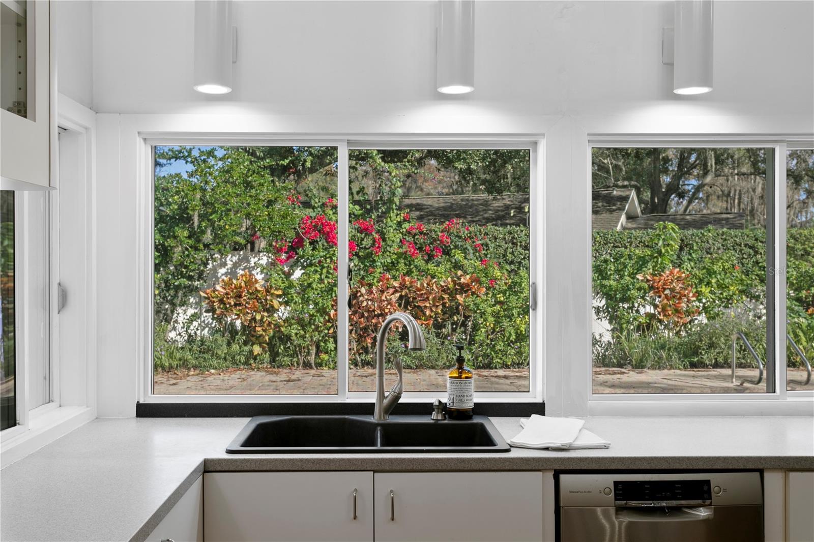 CARROLLWOOD VILLAGE SEC 1 - Residential