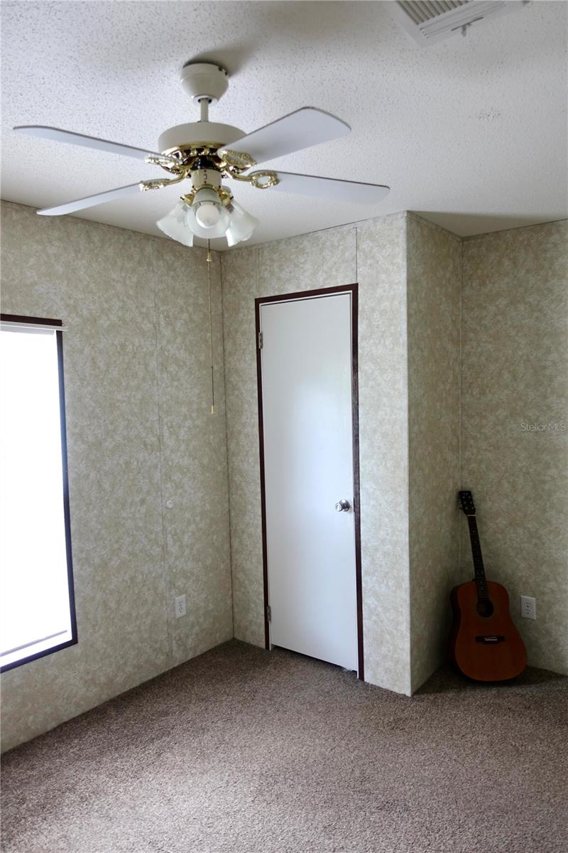 LAKE TROPICANA RANCHETTES - Residential