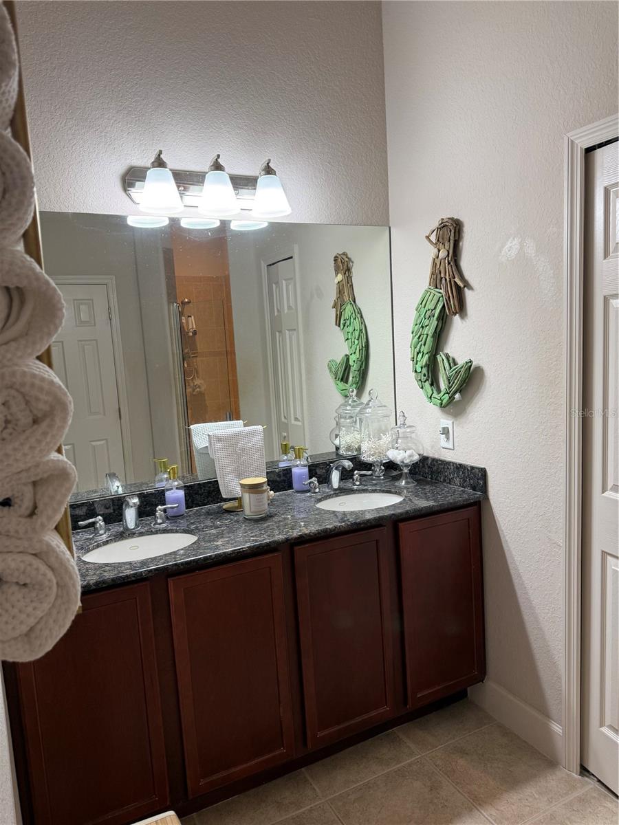 GROVELAND VILLAS AT GREEN GATE - Residential