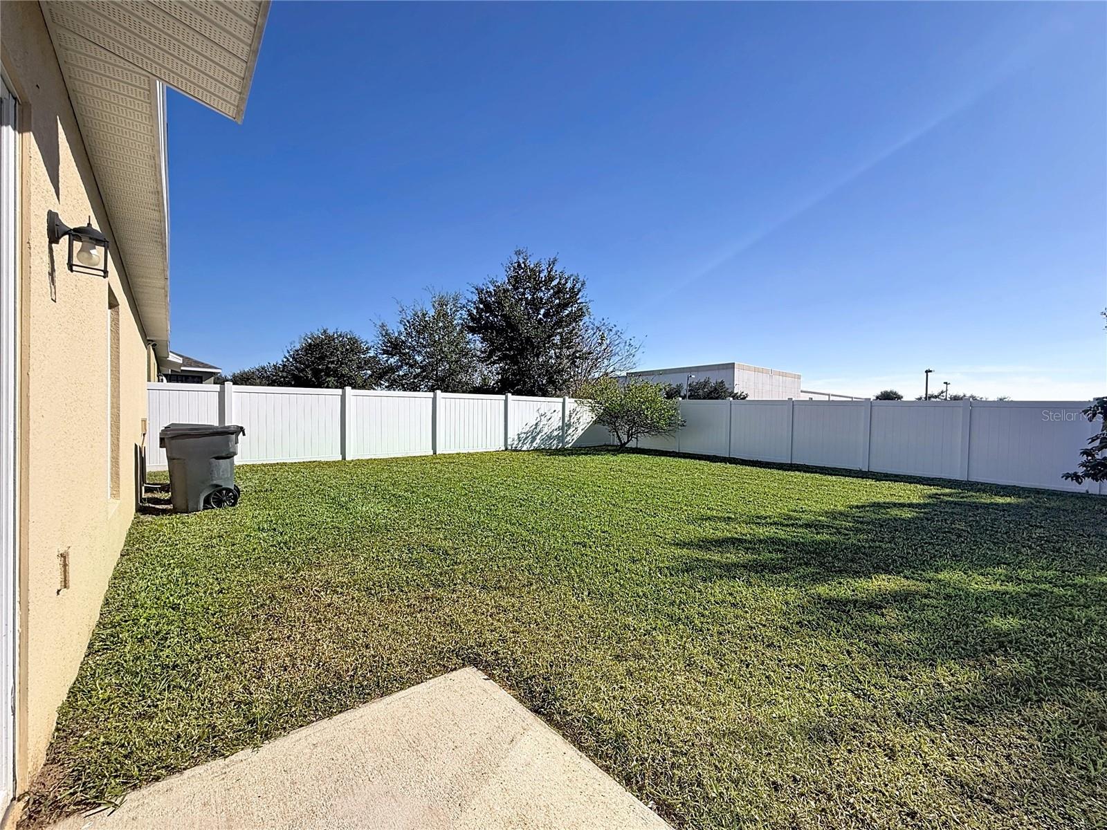 LAUREL ESTATES - Residential Lease