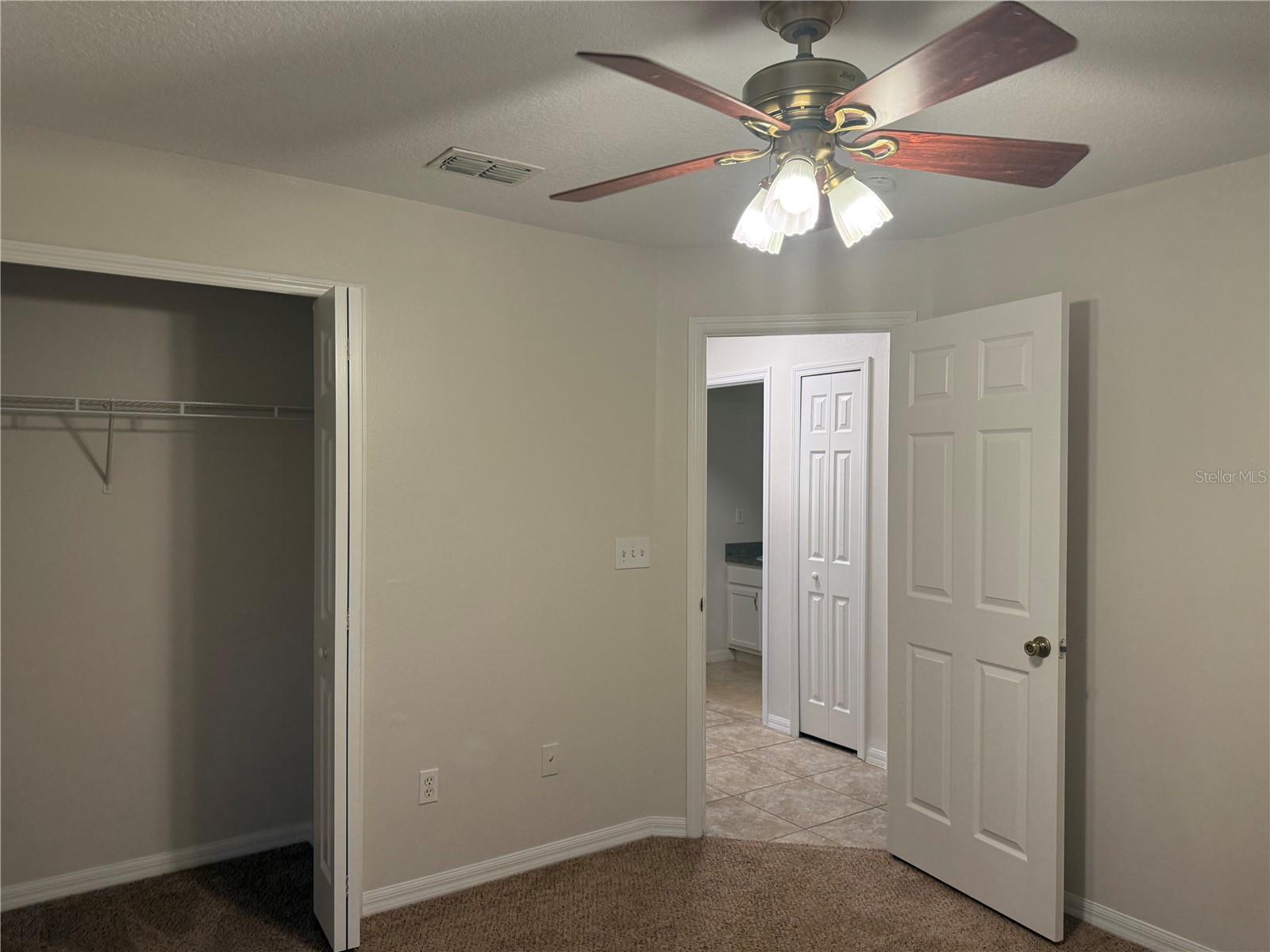 CHASE GROVES UNIT 3 - Residential Lease