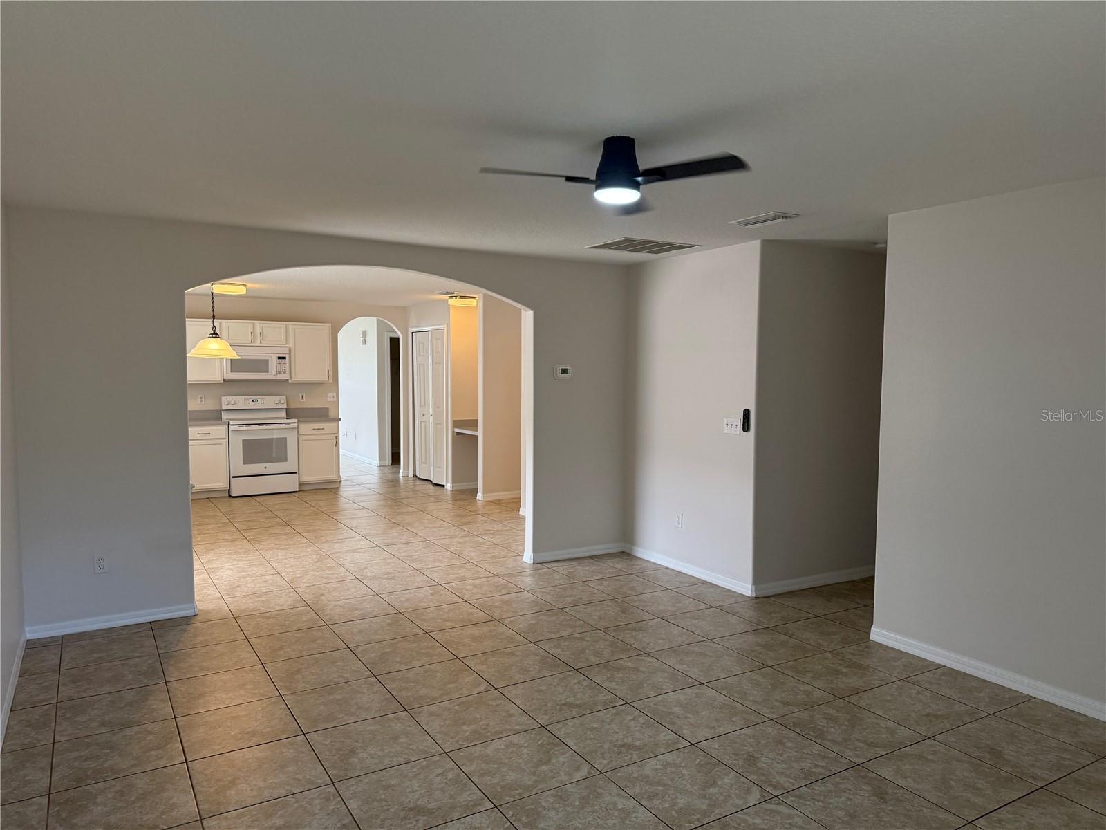 CHASE GROVES UNIT 3 - Residential Lease