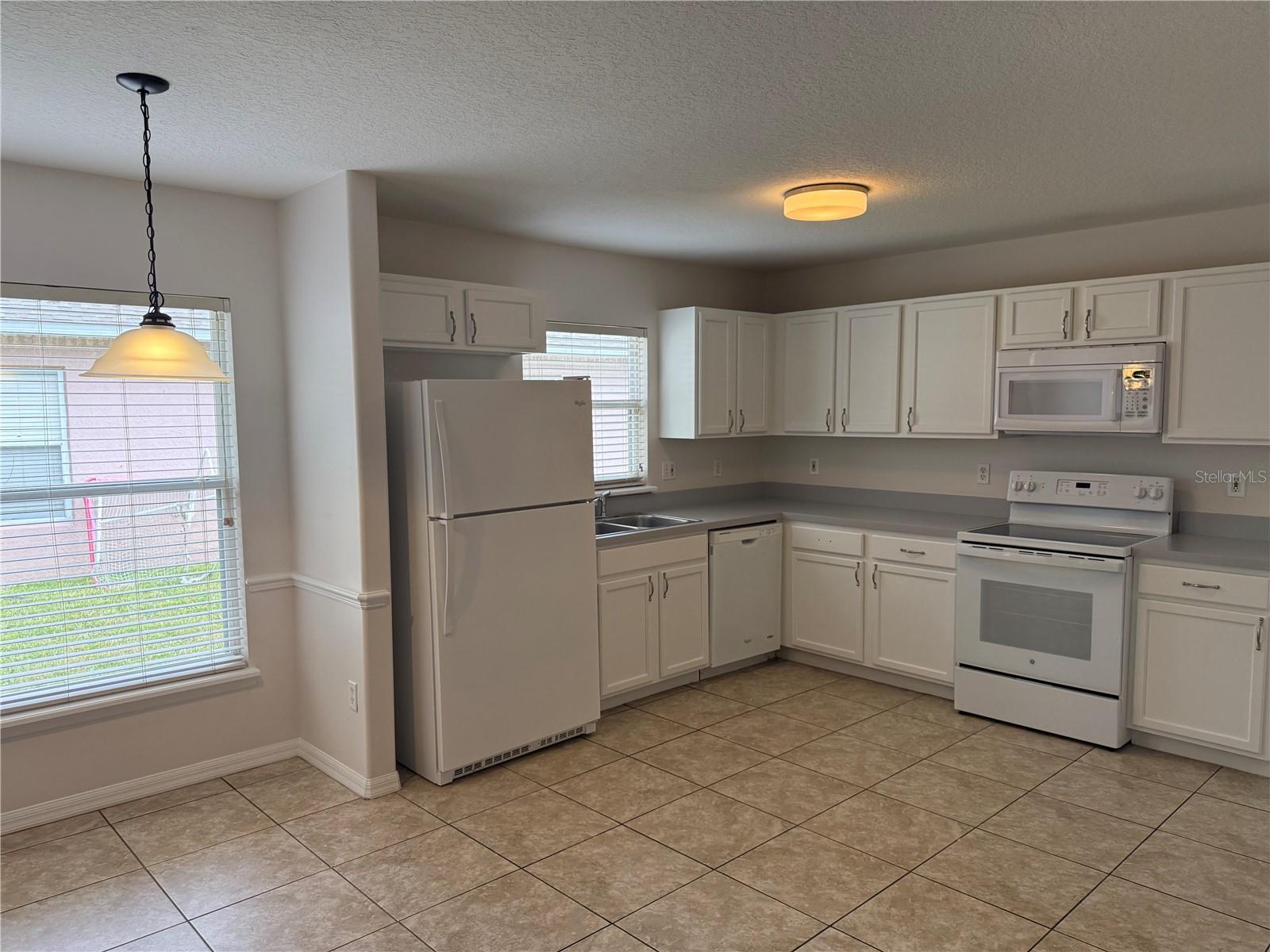 CHASE GROVES UNIT 3 - Residential Lease