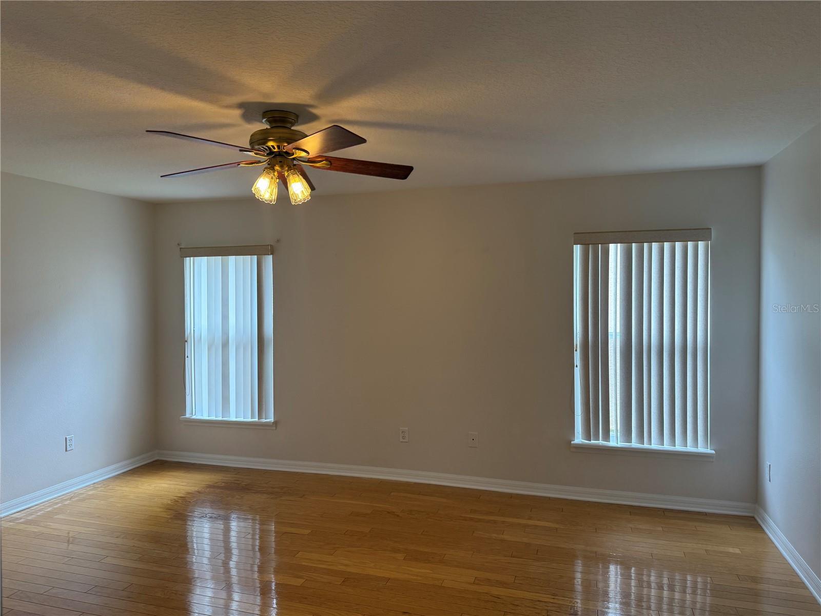 CHASE GROVES UNIT 3 - Residential Lease