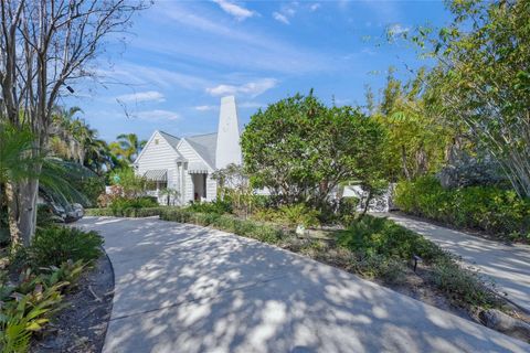 Photo of 1917 Bahia Vista Street, Sarasota, FL 34239 (MLS # A4676931)