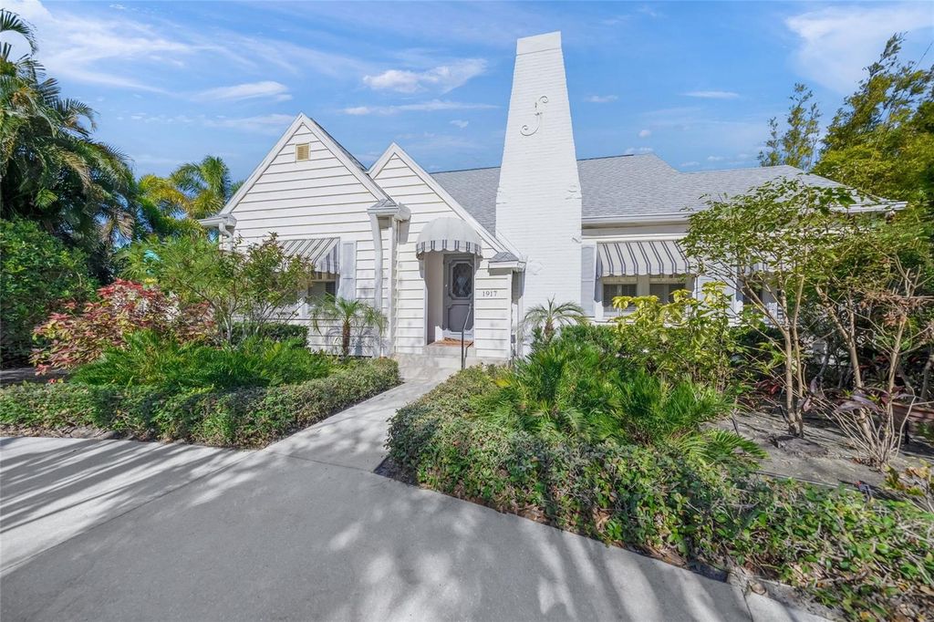 Photo of 1917 Bahia Vista Street, Sarasota, FL 34239 (MLS # A4676931)