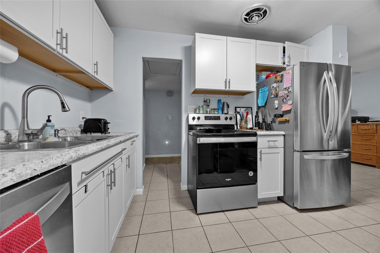 HIGHLAND COURT MANOR - Residential