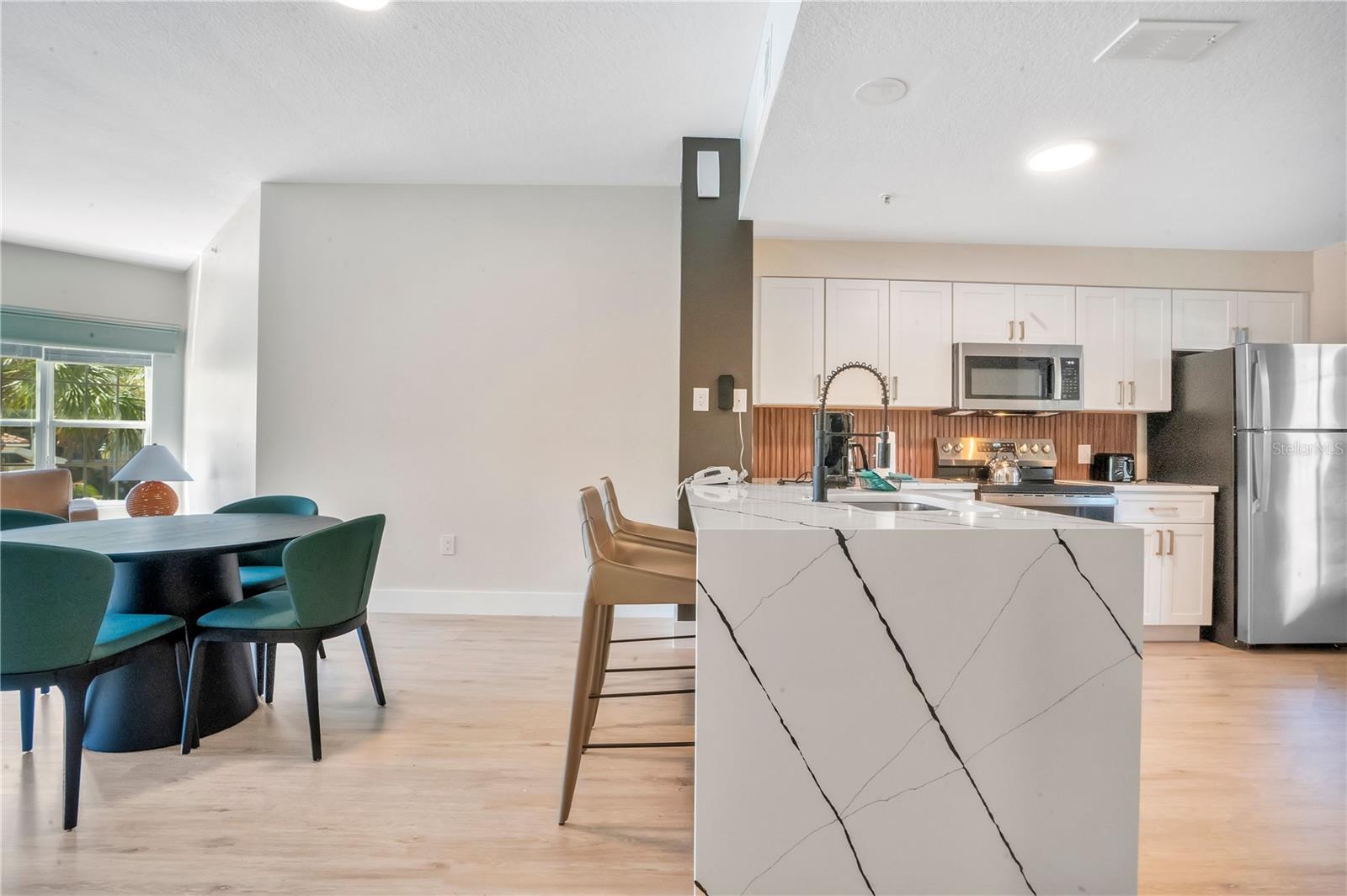 WORLDQUEST RESIDENCE - Residential