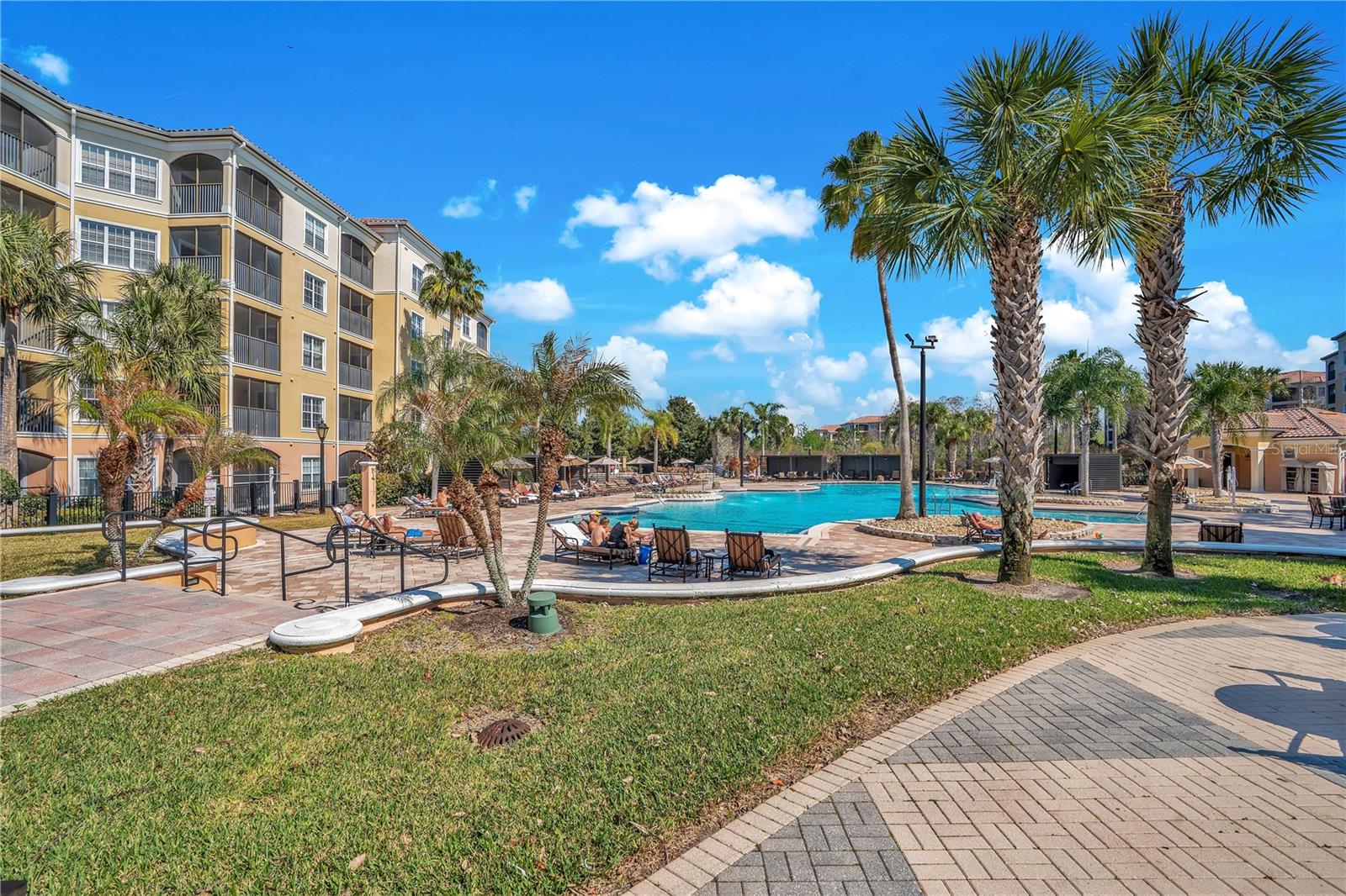 WORLDQUEST RESIDENCE - Residential