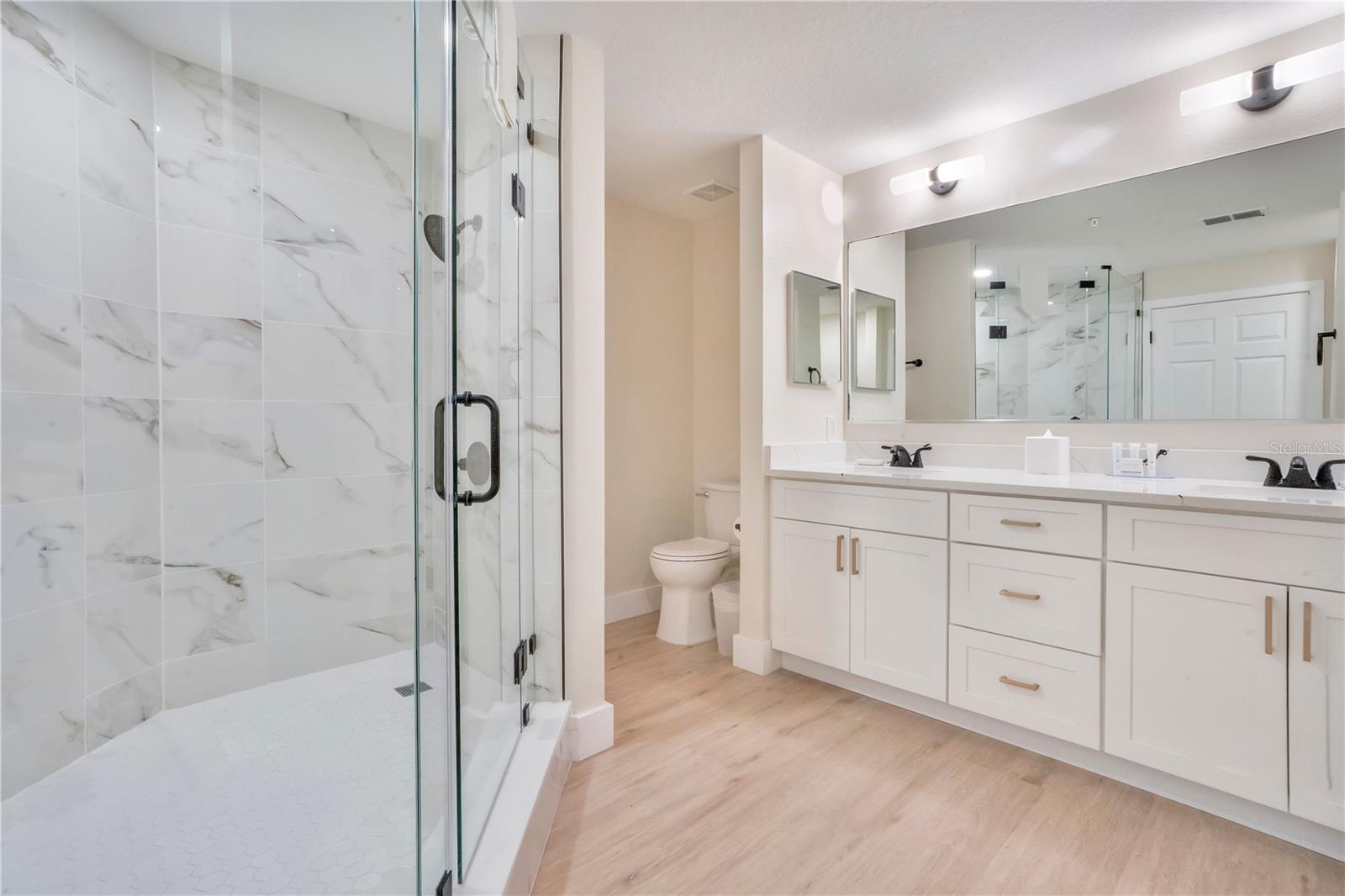 WORLDQUEST RESIDENCE - Residential