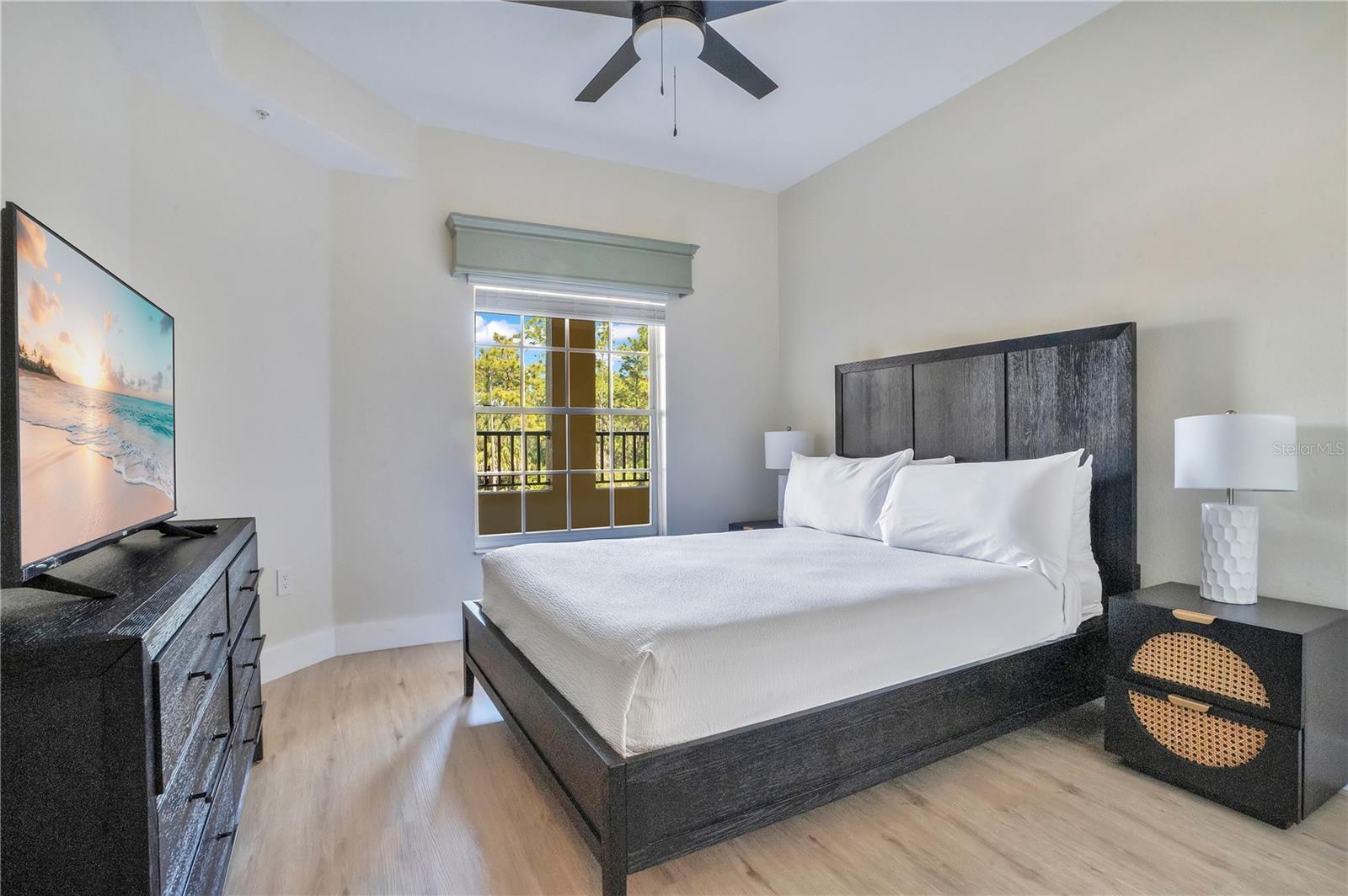 WORLDQUEST RESIDENCE - Residential