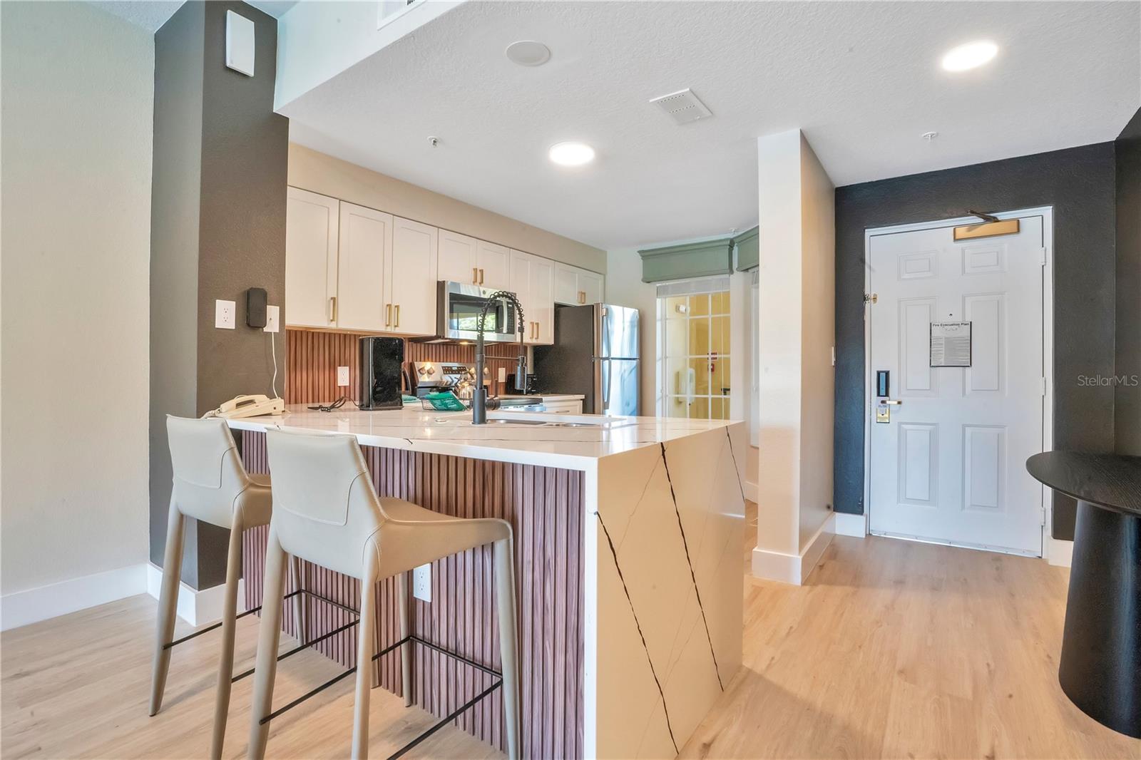 WORLDQUEST RESIDENCE - Residential