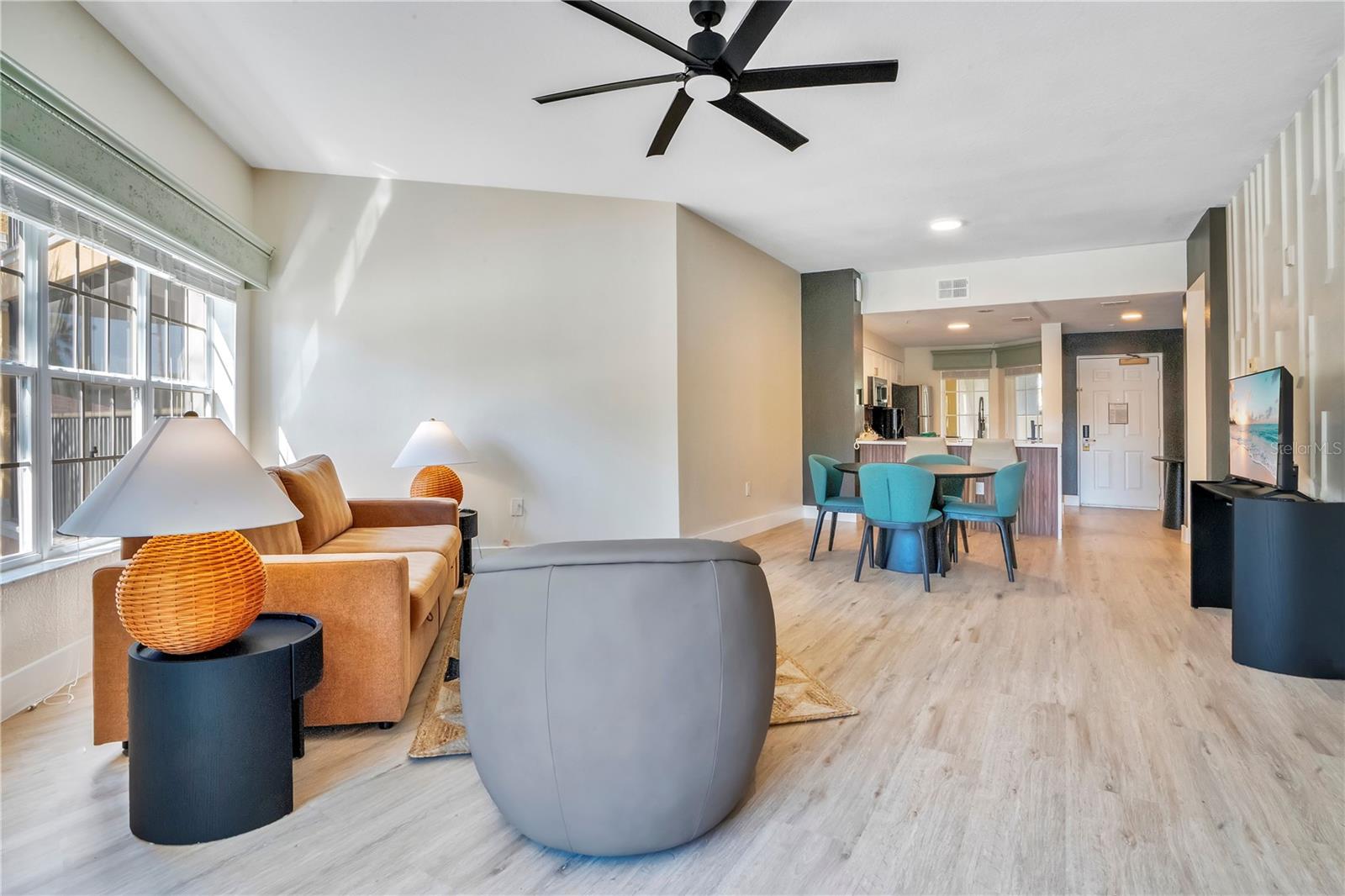 WORLDQUEST RESIDENCE - Residential