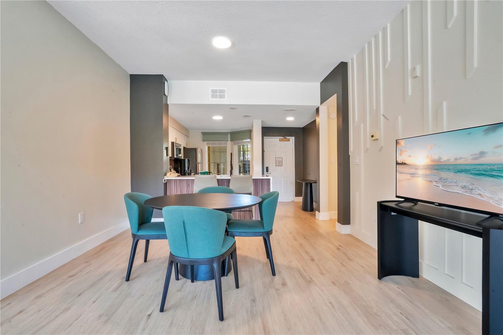 WORLDQUEST RESIDENCE - Residential